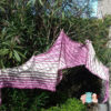 Châle Etole Prune triangulaire en laine mérinos en dégradé de violet, vue globale, fabriqué en france, merino