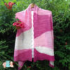 Etole en laine de la forma d'un grande écharpe en camaïeu de rouge, vue de devant, fabriquée en france