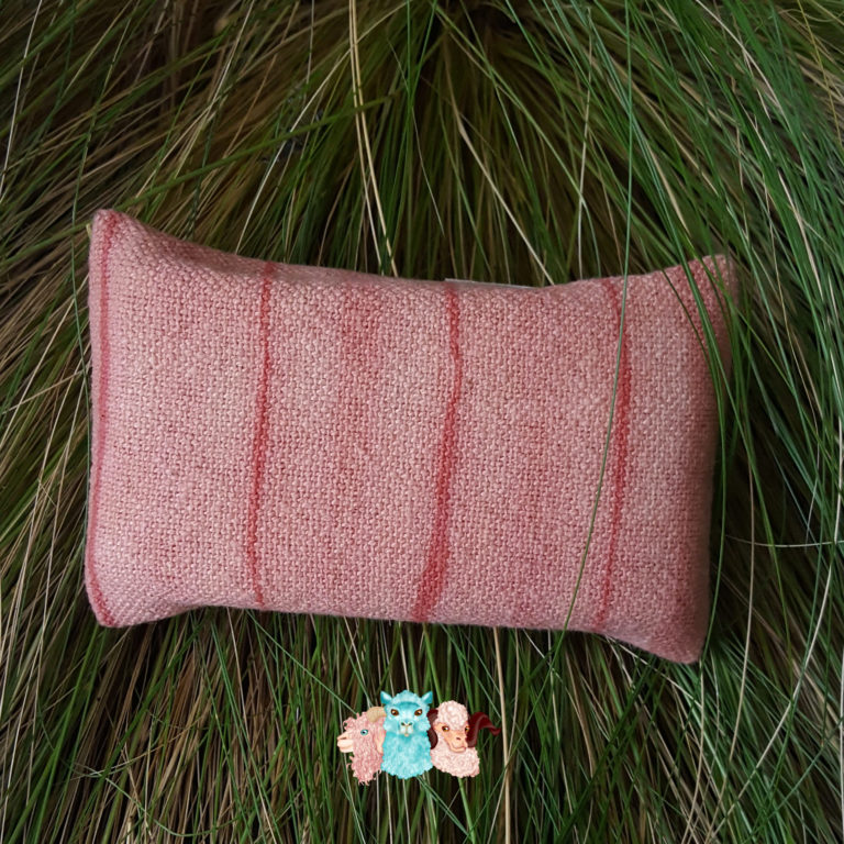 Etui mouchoir papier en toile de coton en orangé, avec mouchoir, vue de dessous, fabriqué en france