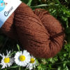 détails laine mérinos à tricoter teintée en marron avec colorants naturels, fabriqué en france, merino, pas cher